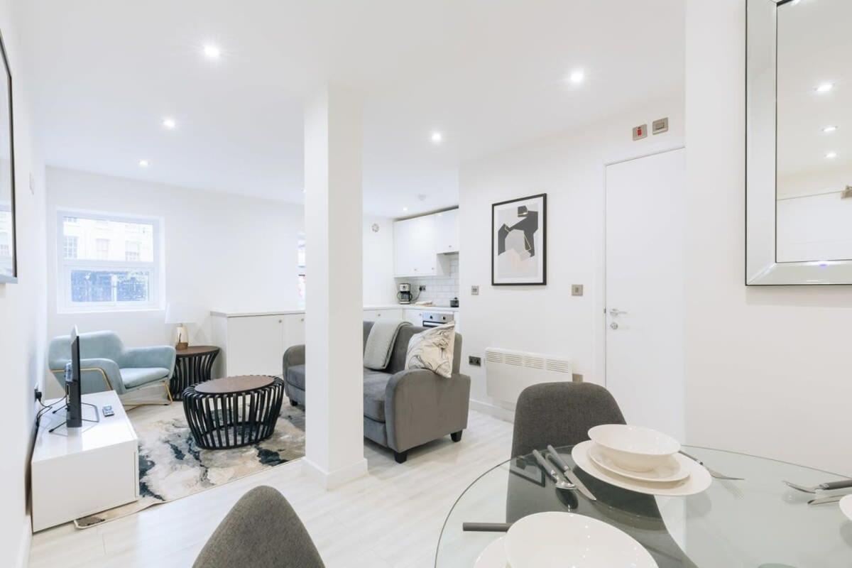 Modern 1 Bedroom In